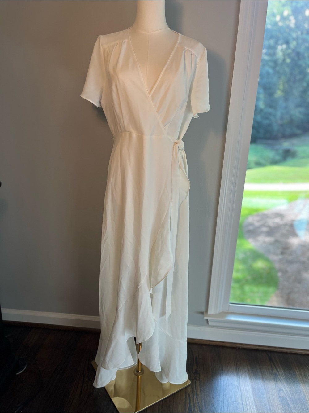 Elegant White Wrap Maxi Dress with Ruffle Hem NWOT -Lg - Alterd State